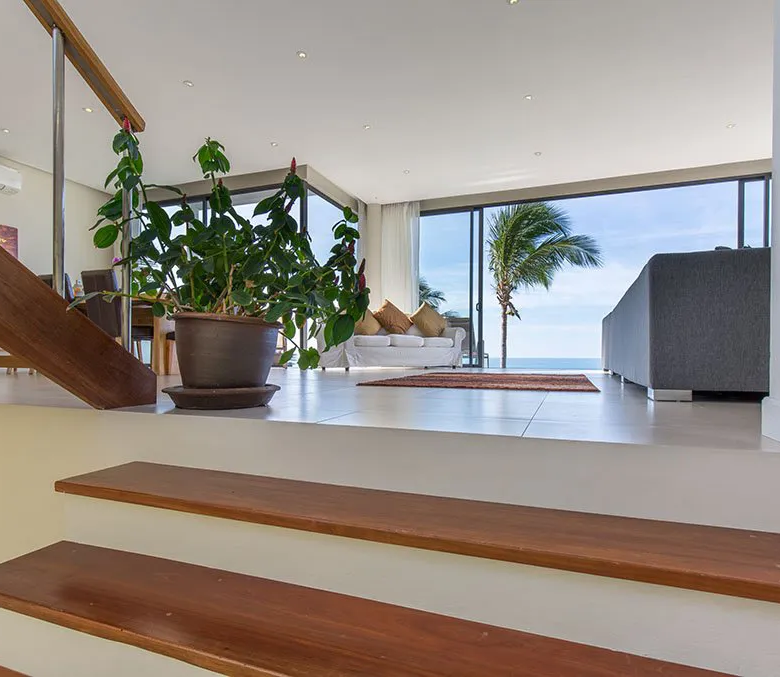 6 bedroom villa with panoramic Sea views