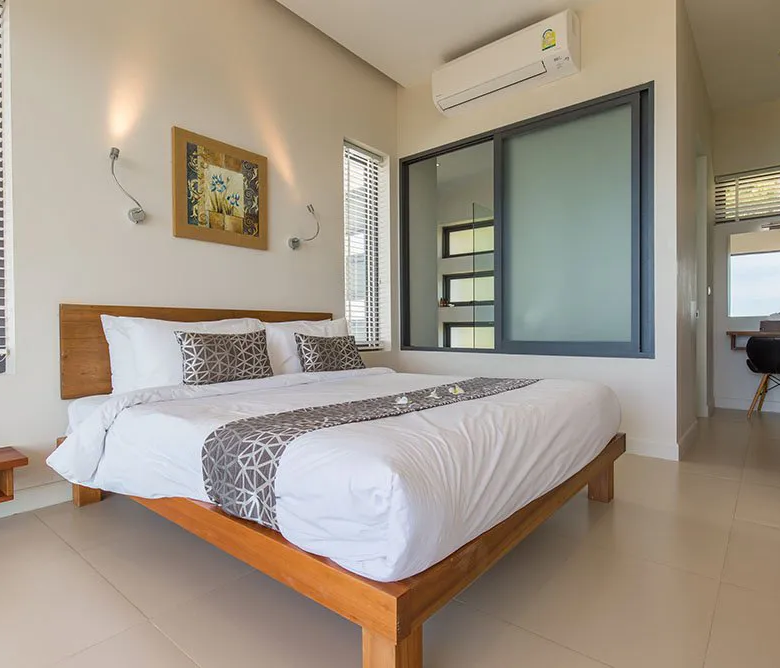 6 bedroom villa with panoramic Sea views