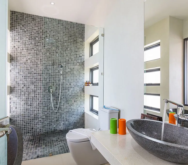 6 bedroom villa with panoramic Sea views