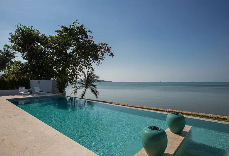 4 + 1 bedroom beach front villa