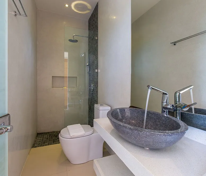 6 bedroom villa with panoramic Sea views