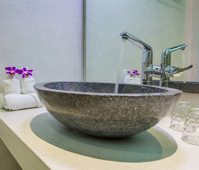 6 bedroom villa with panoramic Sea views