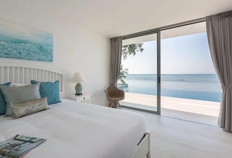 4 + 1 bedroom beach front villa