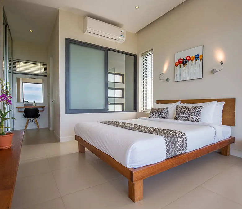 6 bedroom villa with panoramic Sea views