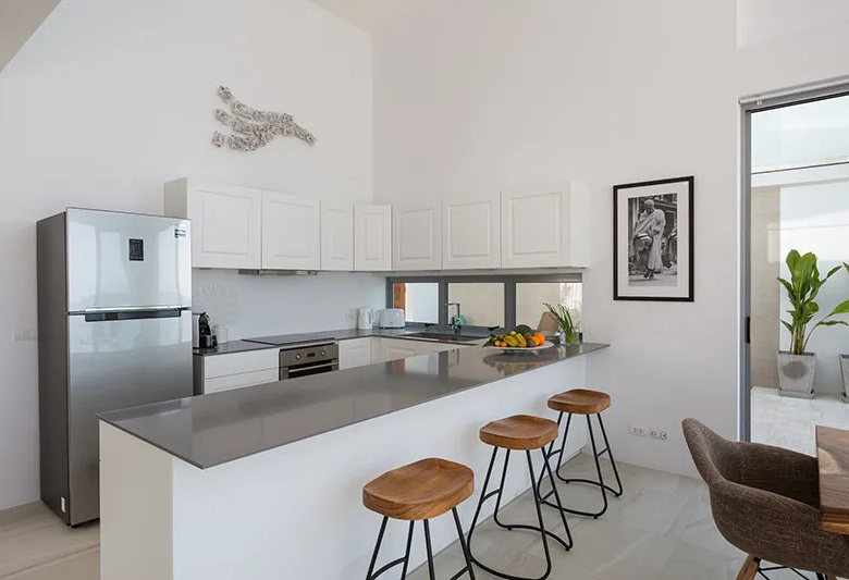 4 + 1 bedroom beach front villa