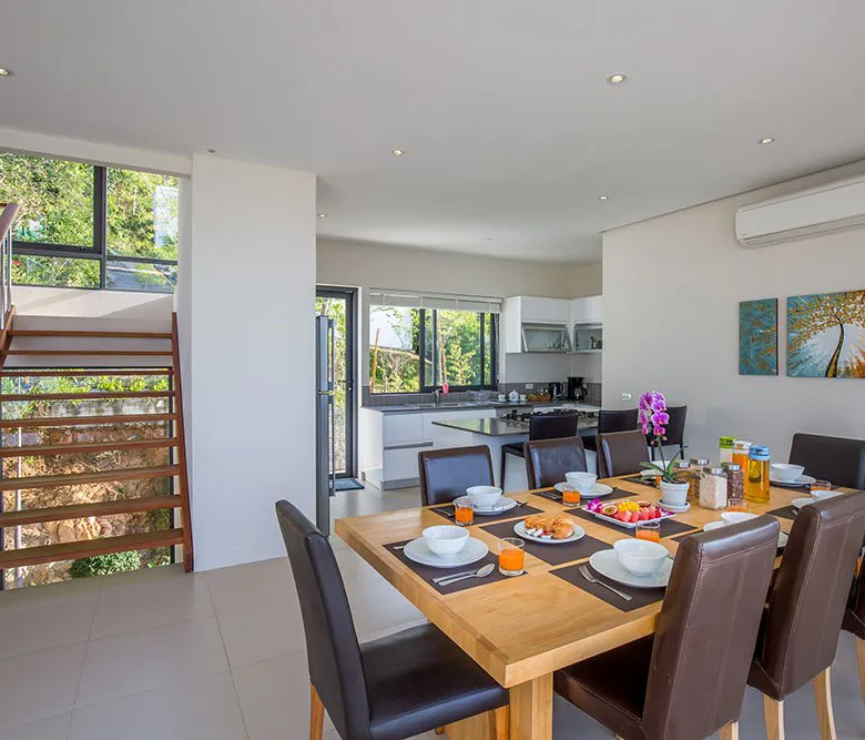 6 bedroom villa with panoramic Sea views