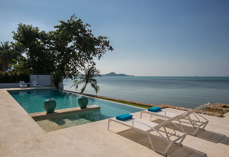 4 + 1 bedroom beach front villa