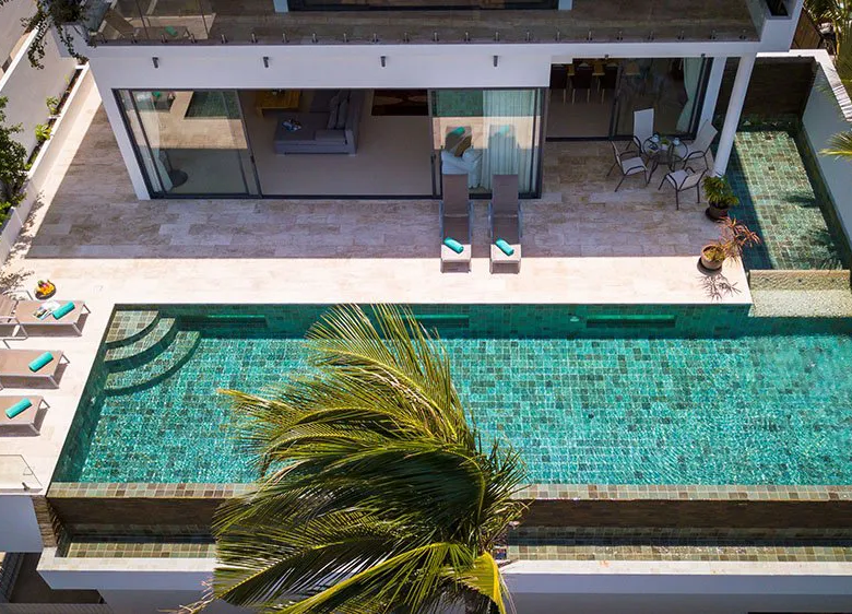 6 bedroom villa with panoramic Sea views