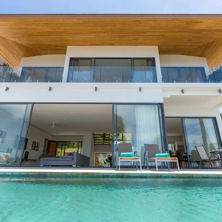 6 bedroom villa with panoramic Sea views