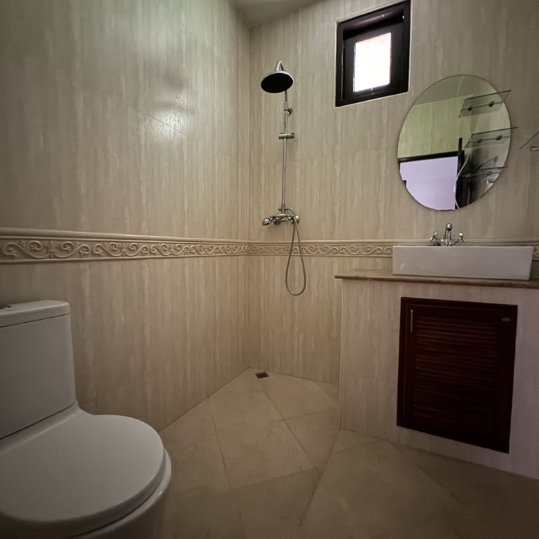 Five 3 bedroom villas for sale