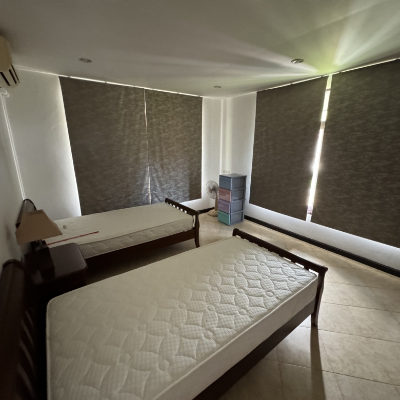 Five 3 bedroom villas for sale