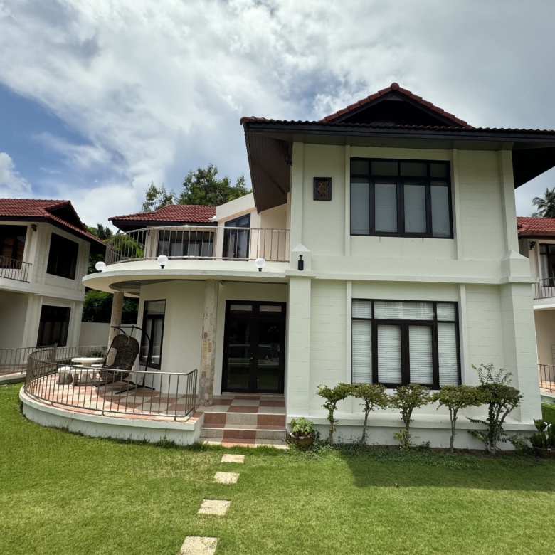 Five 3 bedroom villas for sale