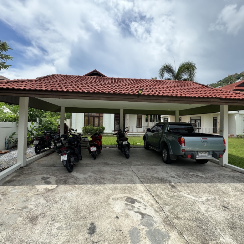 Five 3 bedroom villas for sale