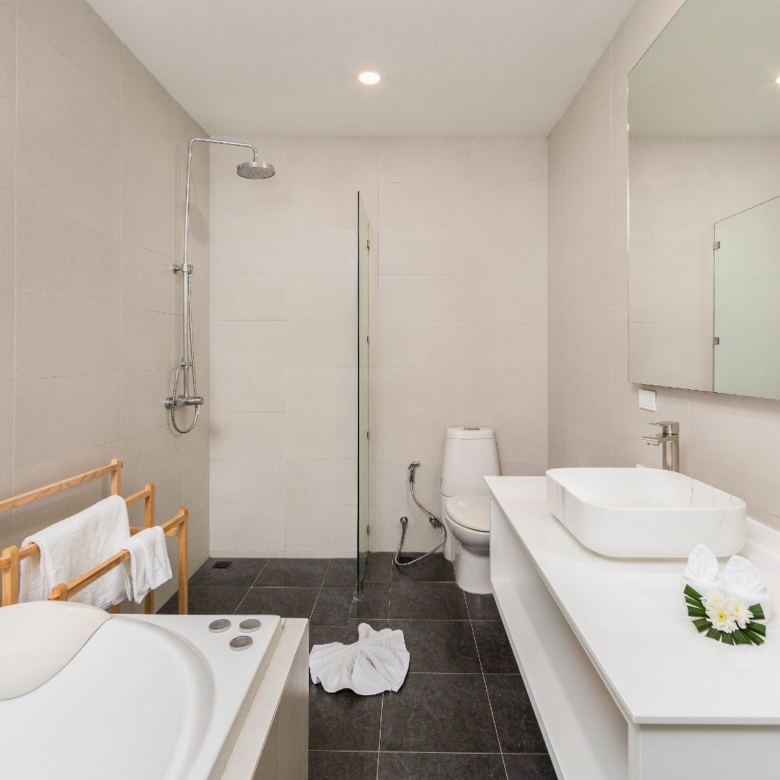 3 bedroom Corner Penthouse