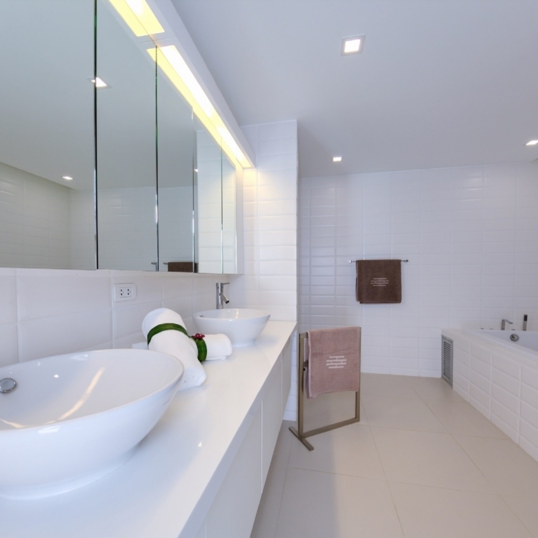 4 Bedroom 4 Bathroom Luxury Villa