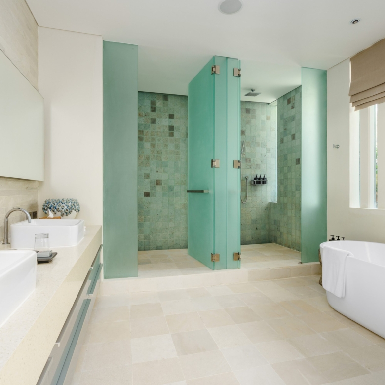 Spacious 5 Bedroom Villa