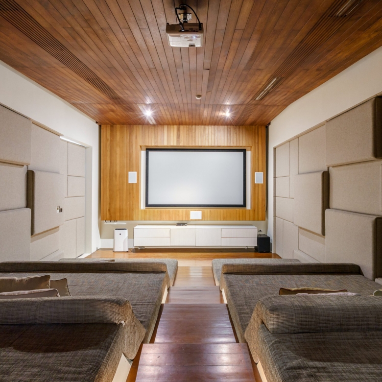 Spacious 5 Bedroom Villa