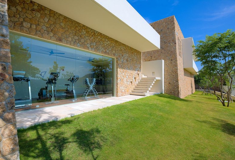 Spacious 5 Bedroom Villa